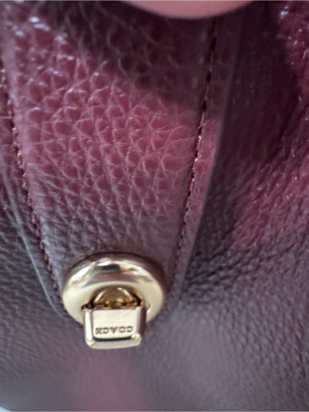 2025 Coach Hadley Hobo shoulder bag in Merlot NWOT - Picture 5 of 14